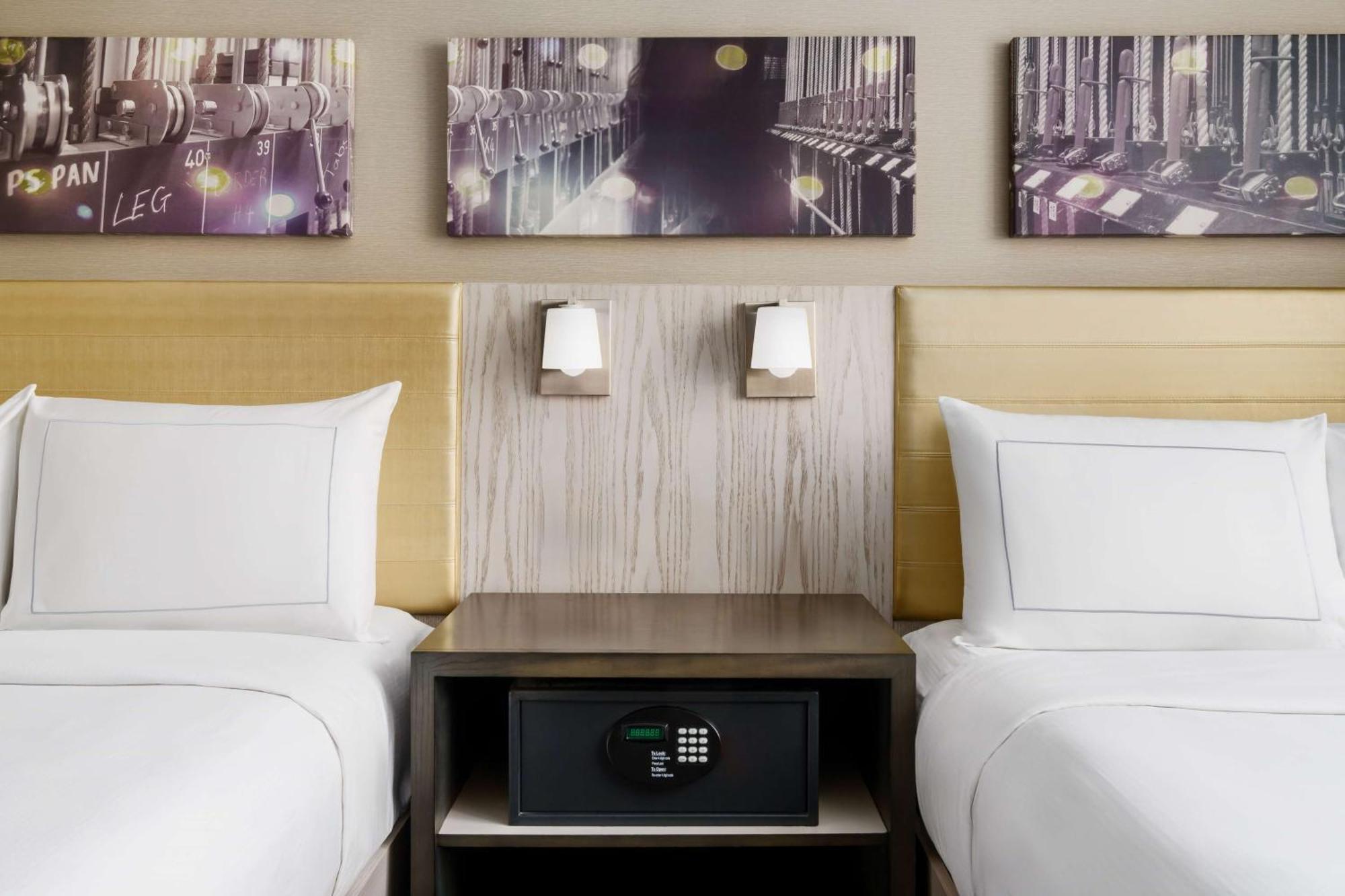 Doubletree By Hilton New York Times Square West Hotel Exterior foto