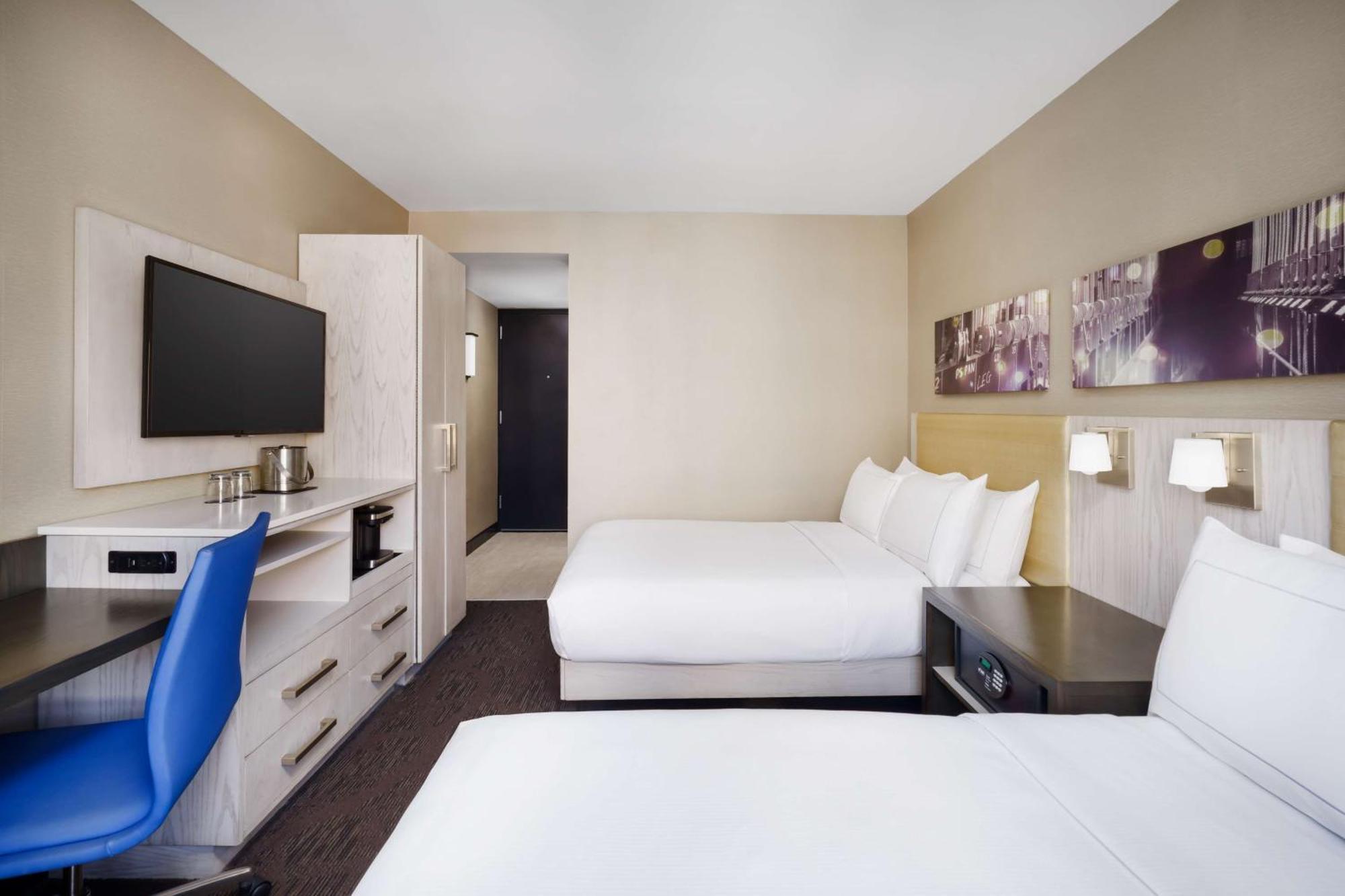 Doubletree By Hilton New York Times Square West Hotel Exterior foto