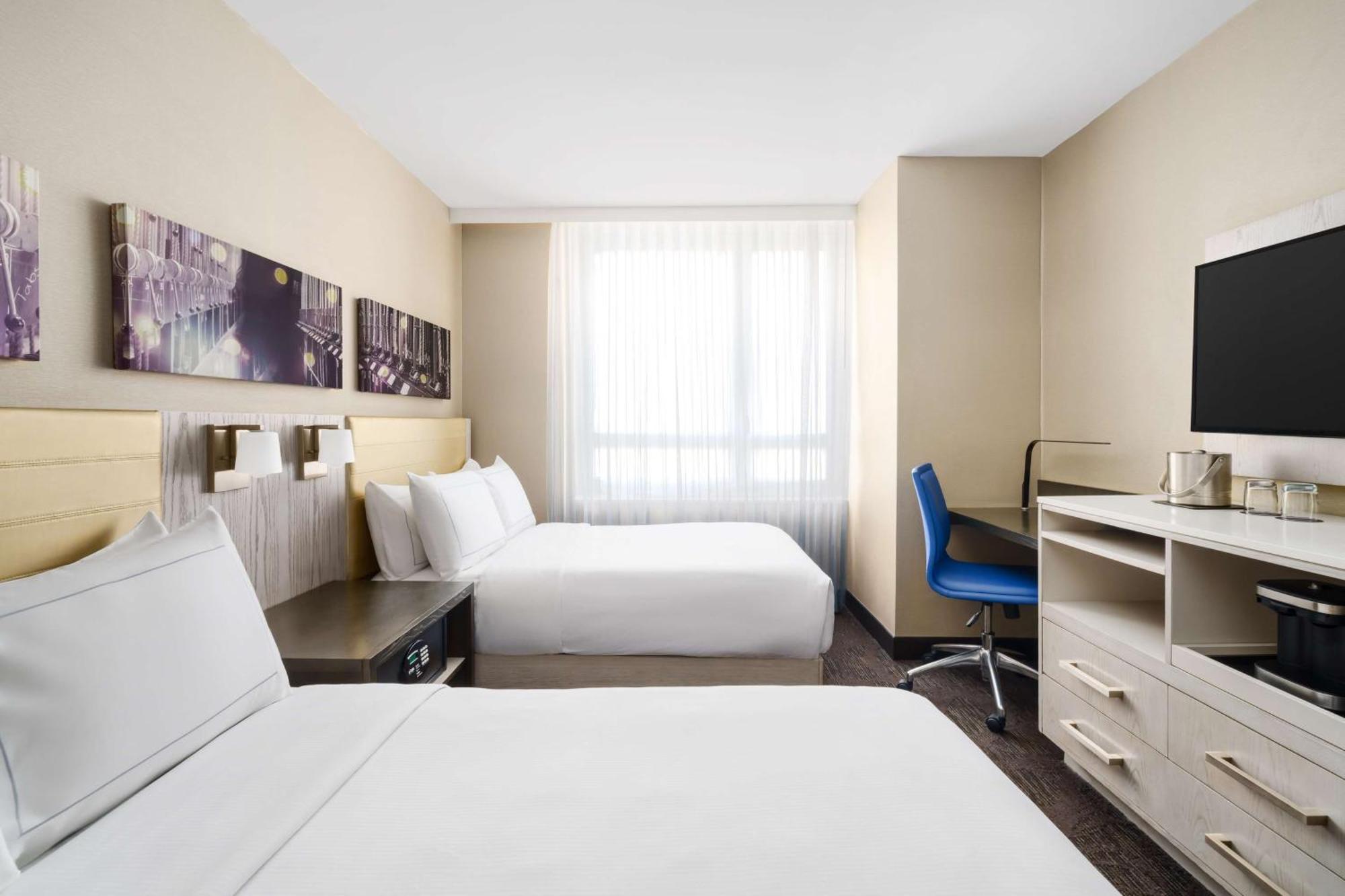 Doubletree By Hilton New York Times Square West Hotel Exterior foto