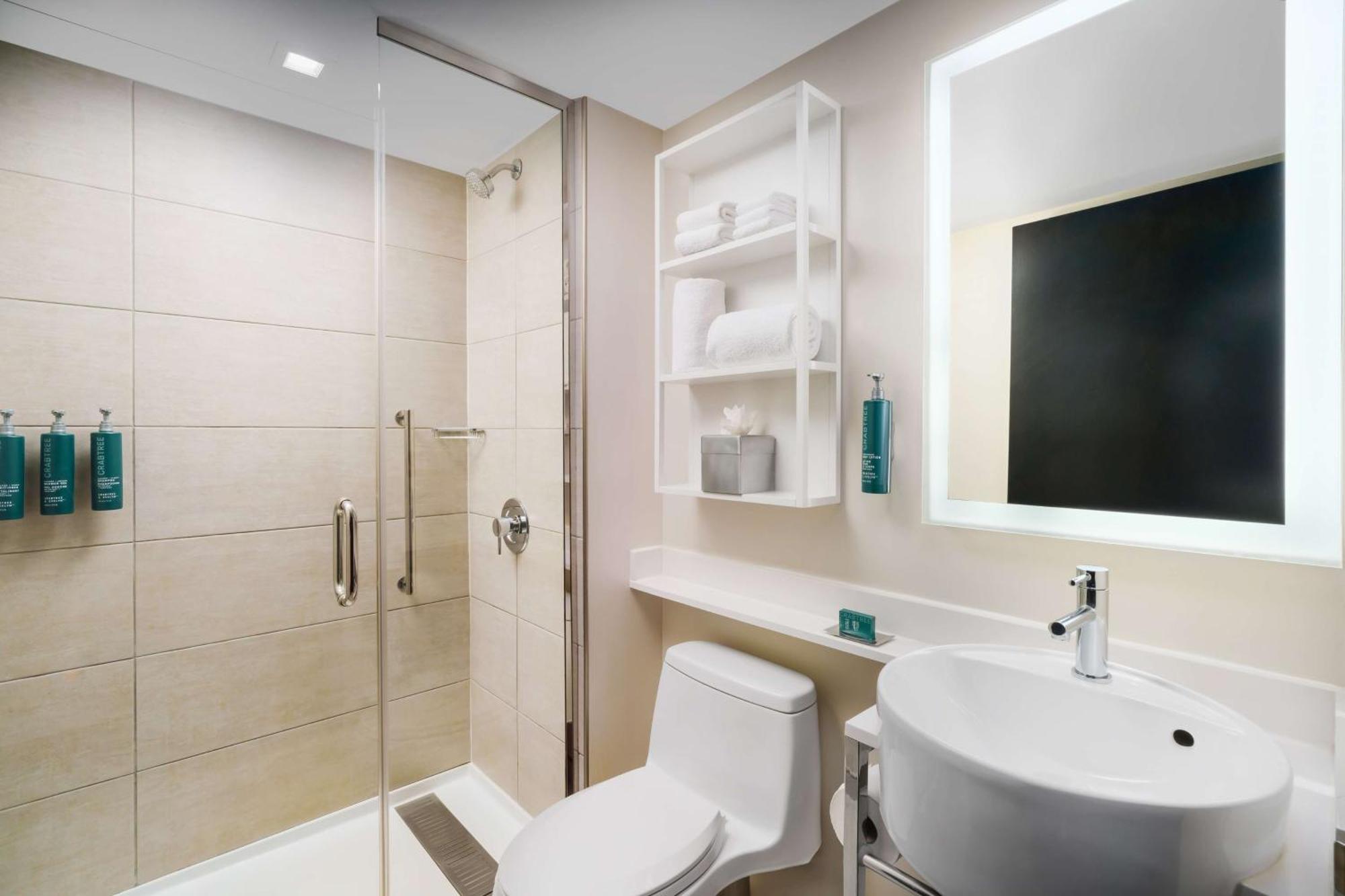 Doubletree By Hilton New York Times Square West Hotel Exterior foto